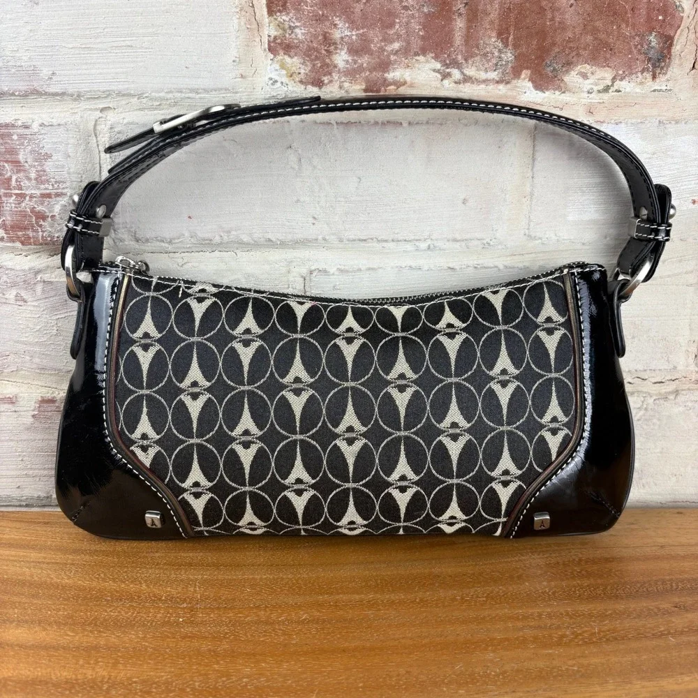 La Tour Eiffel Y2K Baguette Shoulder Bag Black Monogram‎ Patent Trim